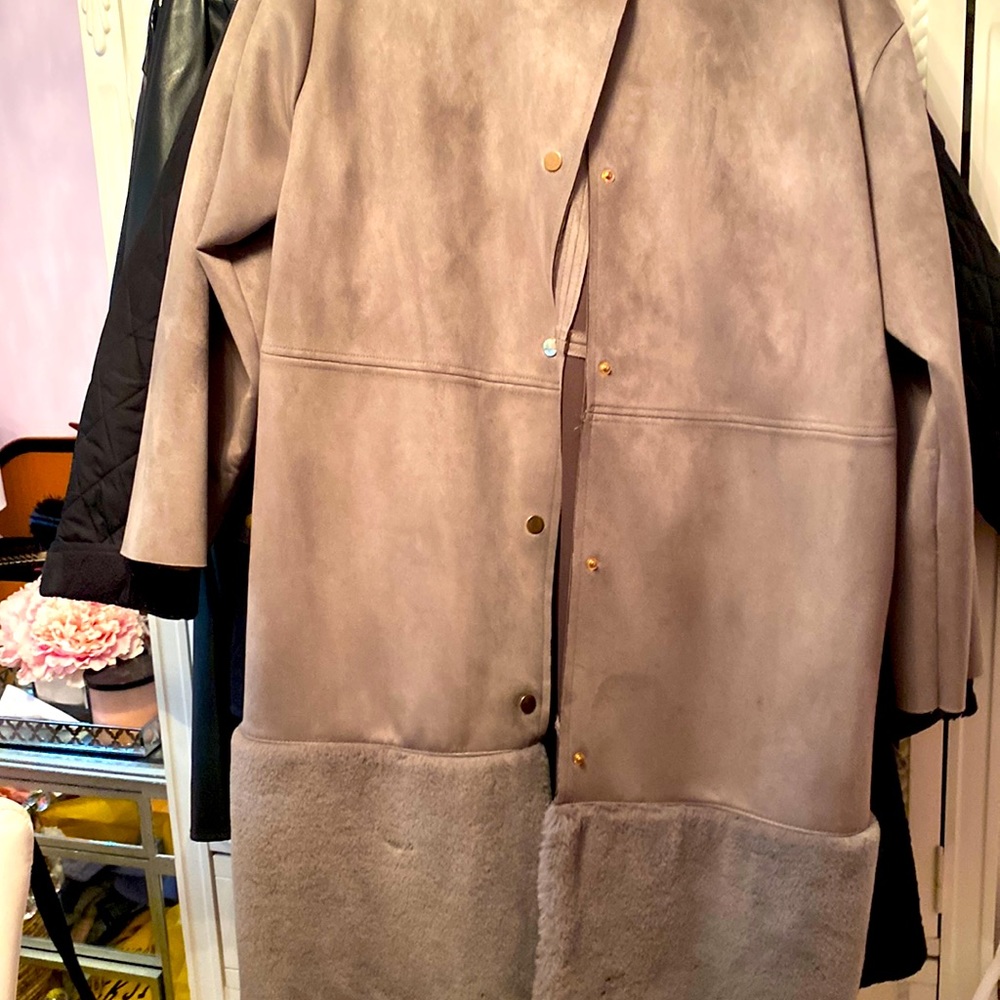 Zara Xl faux suede and faux fur Gold snaps.